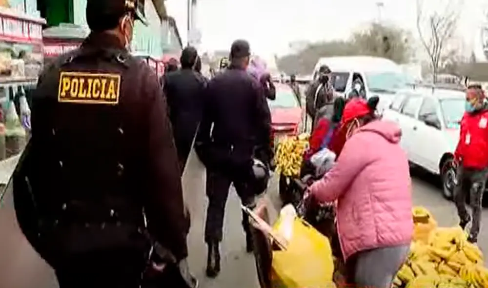 Operativo se realizó de manera eficaz y sin violencia por parte de comerciantes o policías. Foto: captura Panamericana TV