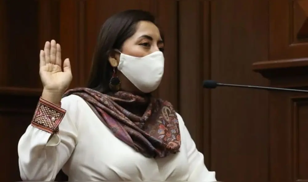 Kelly Portalatino saludó salida de Luis Barranzuela del Ministerio del Interior. Foto: La Facebook Kelly Portalatino saludó salida de Luis Barranzuela del Ministerio del Interior. Foto: La Facebook