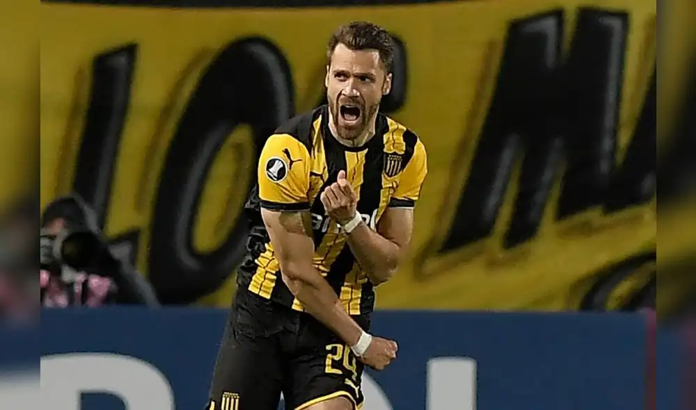 Peñarol comparte el liderato en Uruguay con Wanders. Foto: AFP Peñarol comparte el liderato en Uruguay con Wanders. Foto: AFP