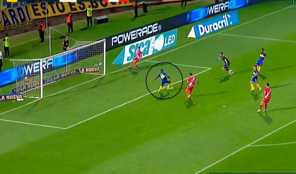 Luis Advíncula volvió ser titular con la camiseta de Boca Juniors. Foto: captura de TyC Sports