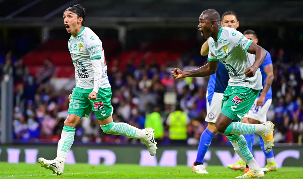 Cruz Azul cayó ante León en el Estadio Azteca por la Liga MX. Foto: Twitter