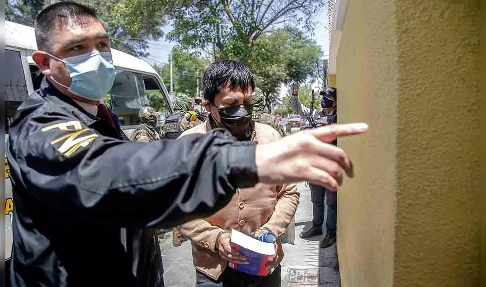 DETENIDOS HIJOS DEL CONDOR CACERES LLICA CACHETE ZUÑIGA CONSEJEROS, ROSPIGLIOSI, VETO BERNAL, NAPOLEON OCSA Y OTROS SON TRASLADADOS A SEDE DE ANTICORRUPCION