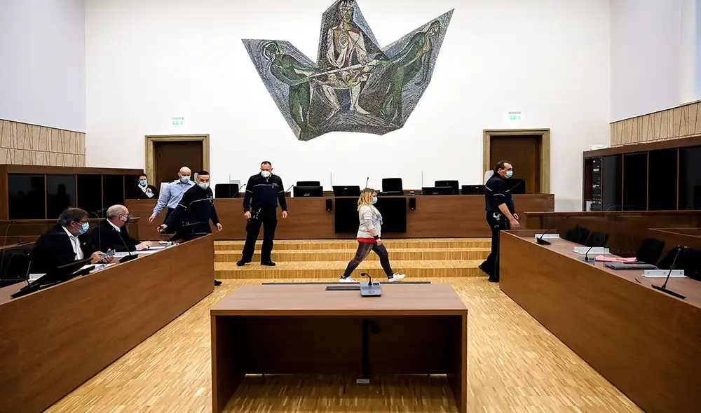La mujer, identificada como Christiane K., fue condenada a cadena perpetua por el tribunal de Wuppertal (oeste de Alemania). Foto: EFE La mujer, identificada como Christiane K., fue condenada a cadena perpetua por el tribunal de Wuppertal (oeste de Alemania). Foto: EFE