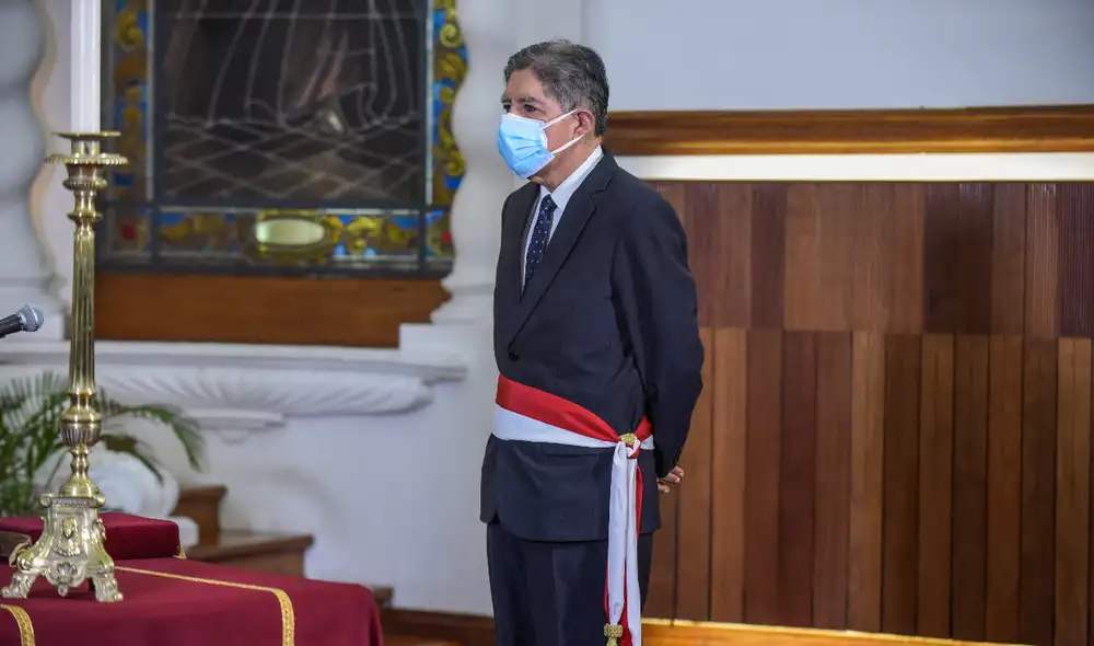 Avelino Guillén apoyó a Pedro Castillo durante la segunda vuelta. En la imagen, momentos antes de jurar. Foto: Presidencia / Video: TV Perú Avelino Guillén apoyó a Pedro Castillo durante la segunda vuelta. En la imagen, momentos antes de jurar. Foto: Presidencia / Video: TV Perú