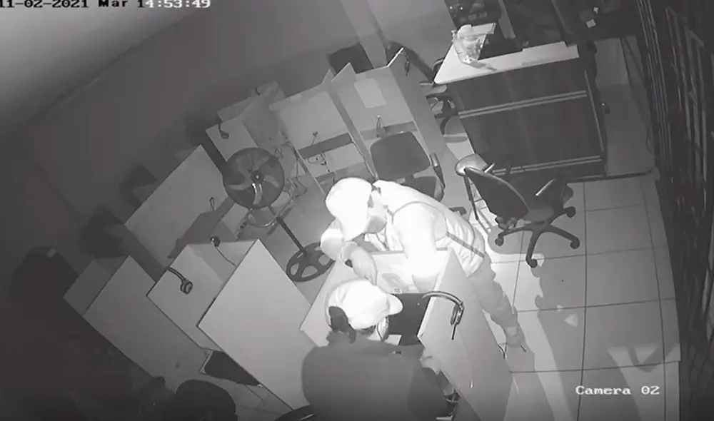 Ladrones también se llevaron ganancias en efectivo. Foto: captura video cámaras de seguridad