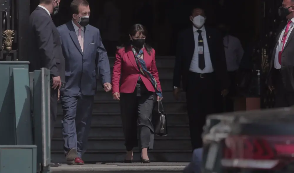 Sesión de voto de confianza se suspendió hasta las 4.00 p. m. Foto: Gerardo Marín/La República Sesión de voto de confianza se suspendió hasta las 4.00 p. m. Foto: Gerardo Marín/La República