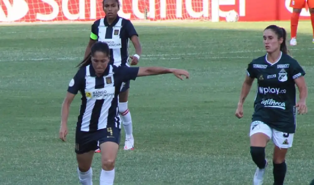 Las blanquiazules se fueron al descanso con el marcador en contra. Foto: Alianza History