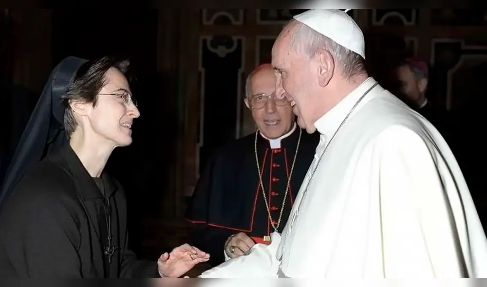 Raffaella Petrini junto al papa Francisco. Foto: Vatican News