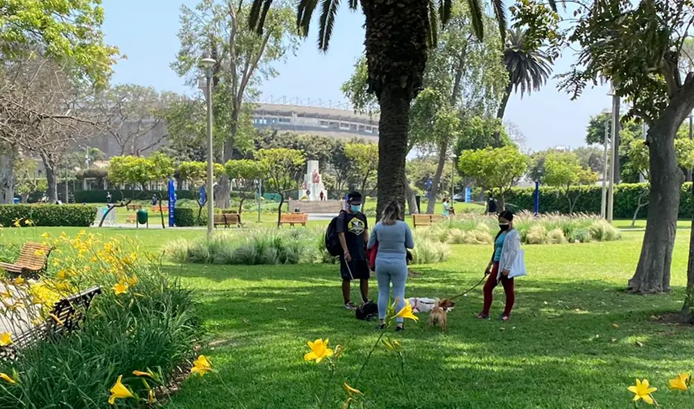 La familias tendrían más horas para disfrutar del Parque de la Reserva junto con sus mascotas. Foto: Twitter @_AguilarVictor La familias tendrían más horas para disfrutar del Parque de la Reserva junto con sus mascotas. Foto: Twitter @_AguilarVictor