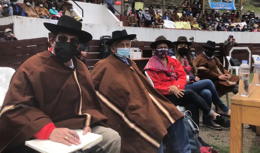 El ministro Eduardo Gonzales encabeza la comitiva de alto nivel que participa en la Mesa de Diálogo que se desarrolla en la comunidad de Aquia, en Áncash. Foto: Minem El ministro Eduardo Gonzales encabeza la comitiva de alto nivel que participa en la Mesa de Diálogo que se desarrolla en la comunidad de Aquia, en Áncash. Foto: Minem