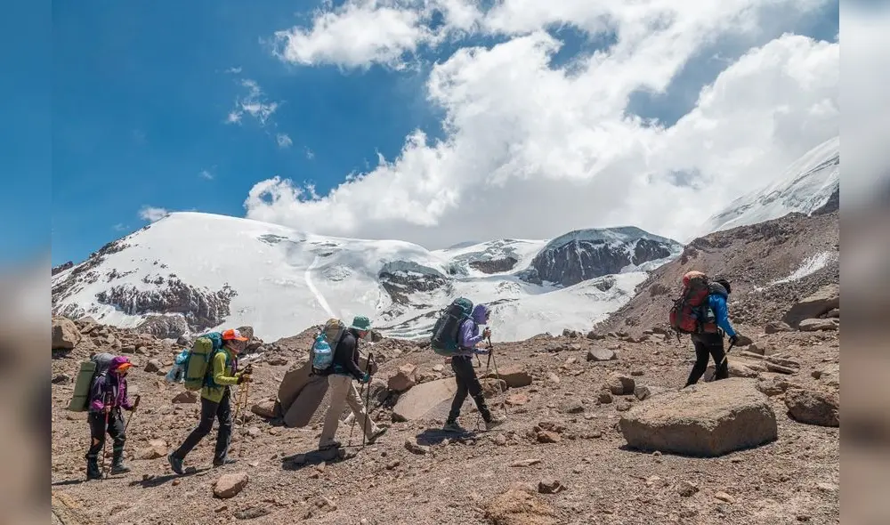 La expedición conformada solo por mujeres retornó a la ciudad tras cinco días de escalada. Foto: facebook Click