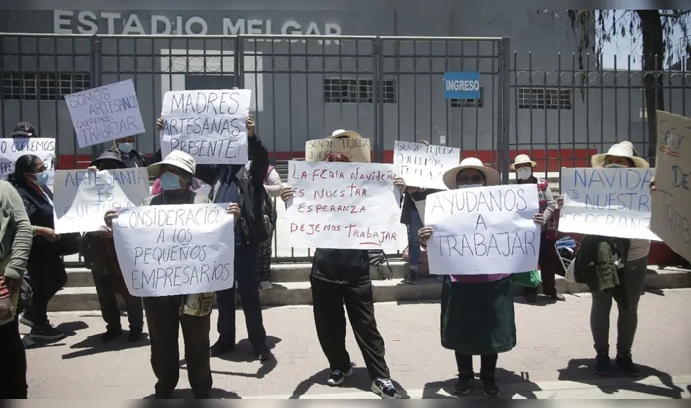 Todos los años se realiza una feria navideña en los exteriores del estadio Melgar. Foto: Rodrigo Talavera/La República