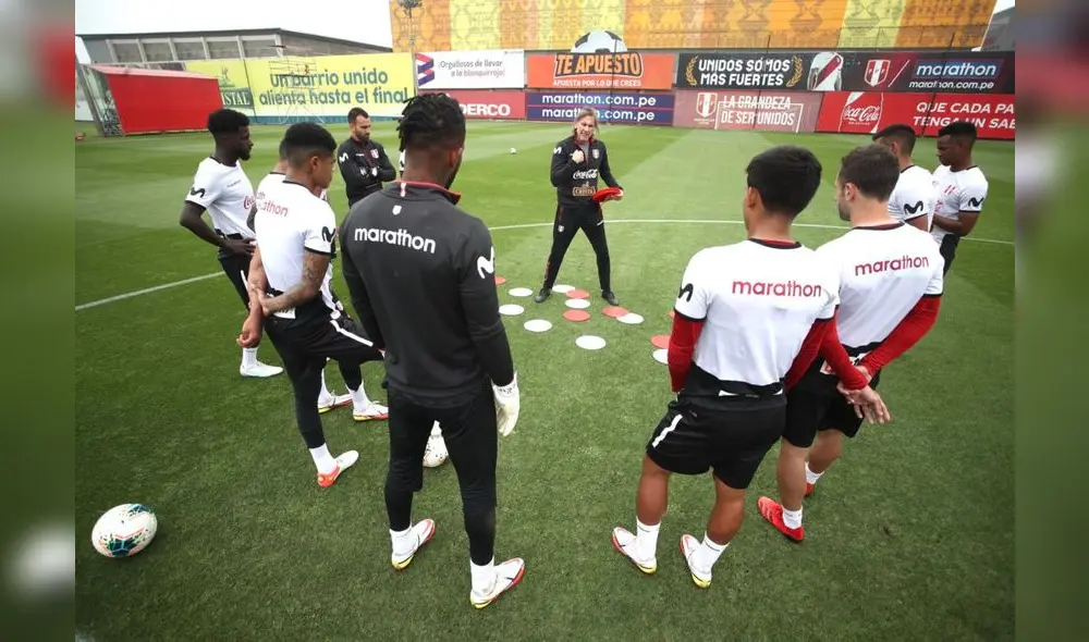 Selección peruana: comando técnico contó con la presencia de 14 futbolistas del torneo local y el extranjero. Foto: FPF