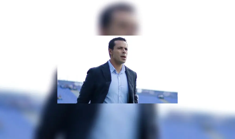 Estratega mexicano se acerca a Mannucci. Foto: difusión