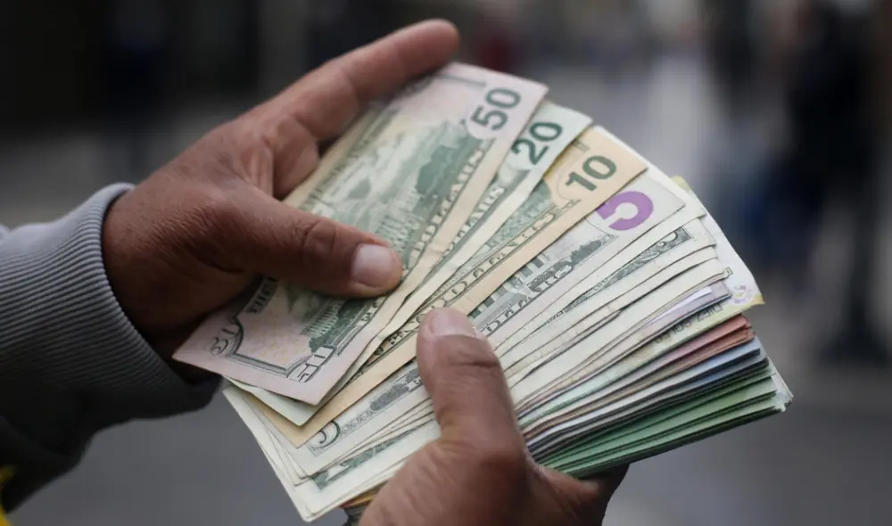 Conoce cuál es el precio del dólar en Perú hoy sábado 6 de noviembre del 202. Foto: Carlos Contreras / La República Conoce cuál es el precio del dólar en Perú hoy sábado 6 de noviembre del 202. Foto: Carlos Contreras / La República