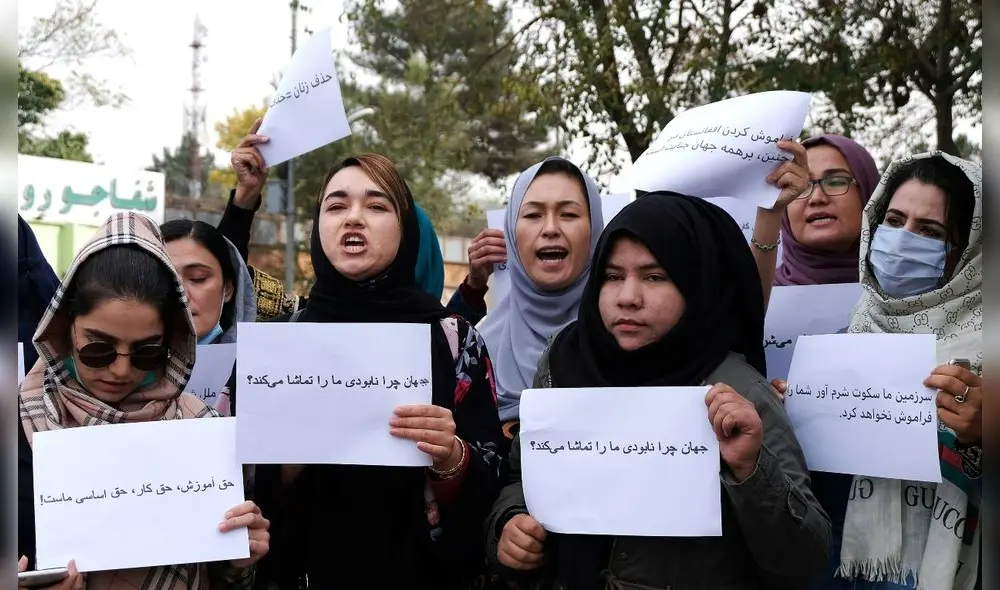 Entre las asesinadas se encuentra la profesora de Economía Frozan Safi, de 29 años de edad. Foto: AFP/James Edgar Entre las asesinadas se encuentra la profesora de Economía Frozan Safi, de 29 años de edad. Foto: AFP/James Edgar