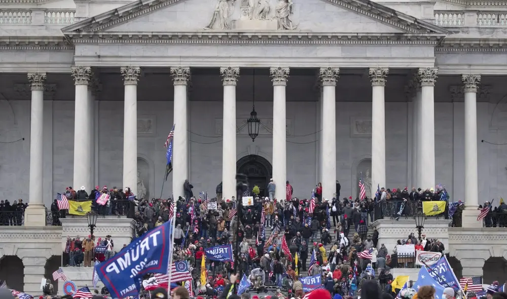 El 6 de enero de 2021, los seguidores de Trump irrumpieron en el Capitolio. Foto: Efe El 6 de enero de 2021, los seguidores de Trump irrumpieron en el Capitolio. Foto: Efe