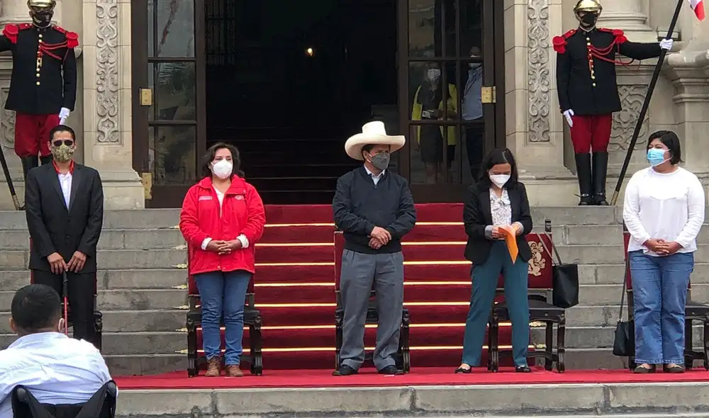 Presidente Pedro Castillo se reúne con representantes de organizaciones sociales de personas con discapacidad en Palacio de Gobierno. Foto. Gianella Aguirre / URPI-LR