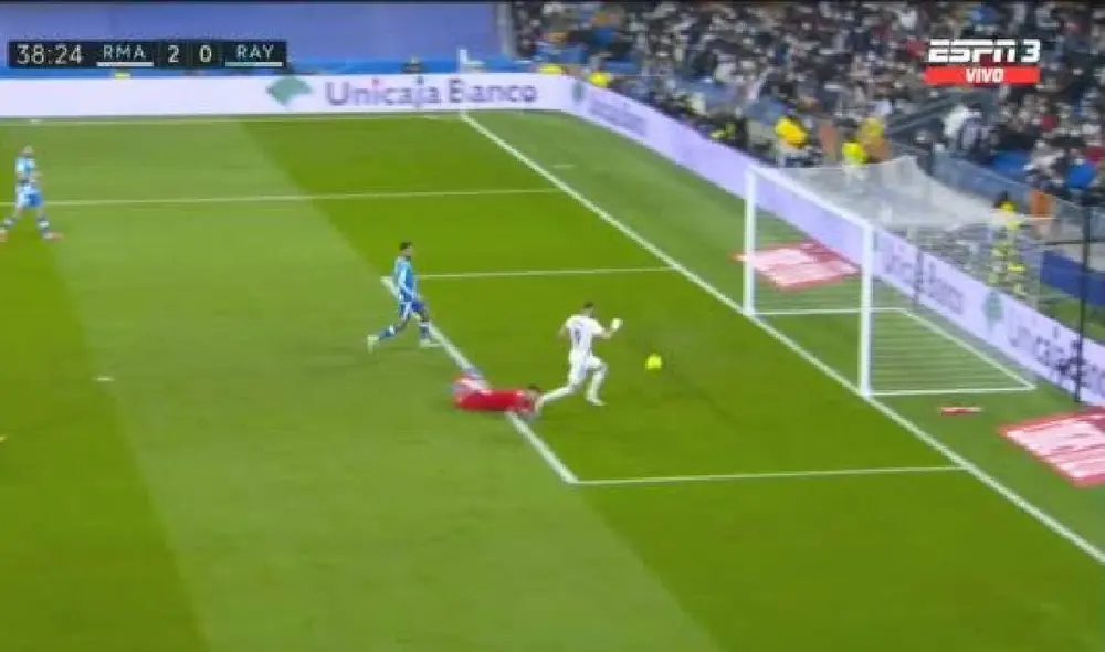 Karim Benzema colocó el segundo tanto sobre el final del primer tiempo. Foto: captura/ESPN 3 Karim Benzema colocó el segundo tanto sobre el final del primer tiempo. Foto: captura/ESPN 3
