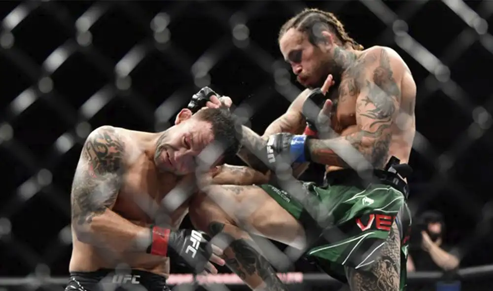 El ecuatoriano (derecha) logró entrar al top 10 de los pesos gallos en la UFC. Foto: UFC El ecuatoriano (derecha) logró entrar al top 10 de los pesos gallos en la UFC. Foto: UFC