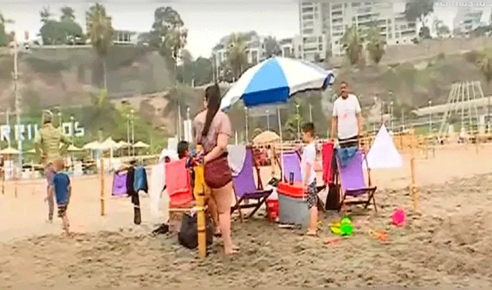 Bañistas deben cumplir protocolos para evitar contagios por COVID-19. Foto: captura / Panamericana Bañistas deben cumplir protocolos para evitar contagios por COVID-19. Foto: captura / Panamericana