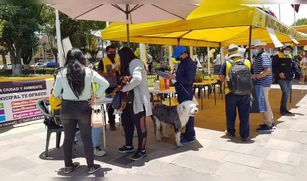 Plaza Las Américas en Cerro Colorado fue punto de vacunación gratuito contra la rabia canina. Foto: La República