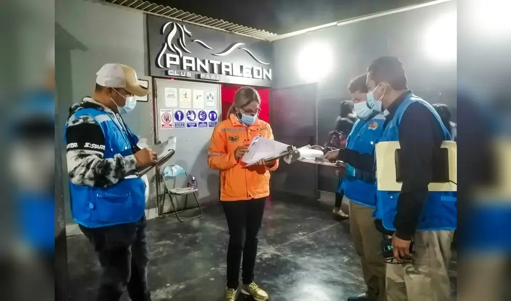 Local abrió sus puertas con gran afluencia de público sin los mínimos protocolos sanitarios. Foto: MDH Local abrió sus puertas con gran afluencia de público sin los mínimos protocolos sanitarios. Foto: MDH