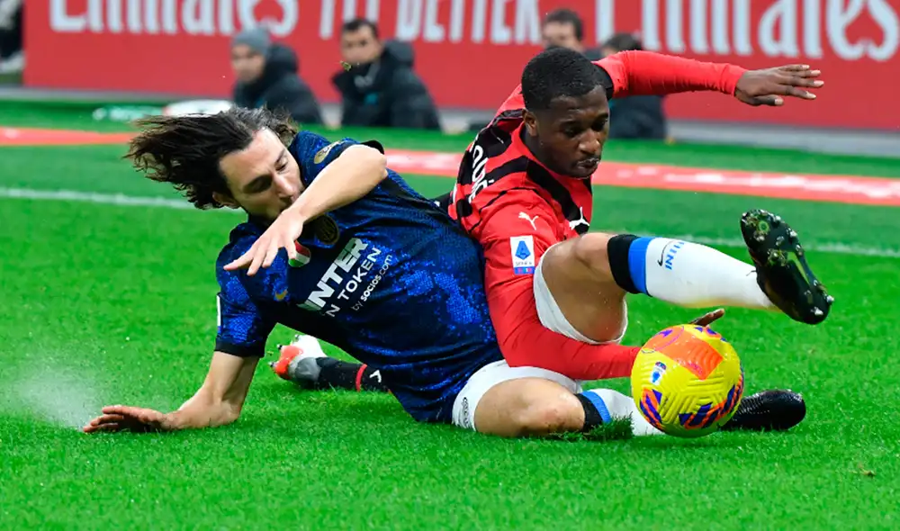 AC Milan e Inter igualan en el derby della Madonnina, correspondiente a la fecha 12 de la Serie A 2021-22. Foto: AFP