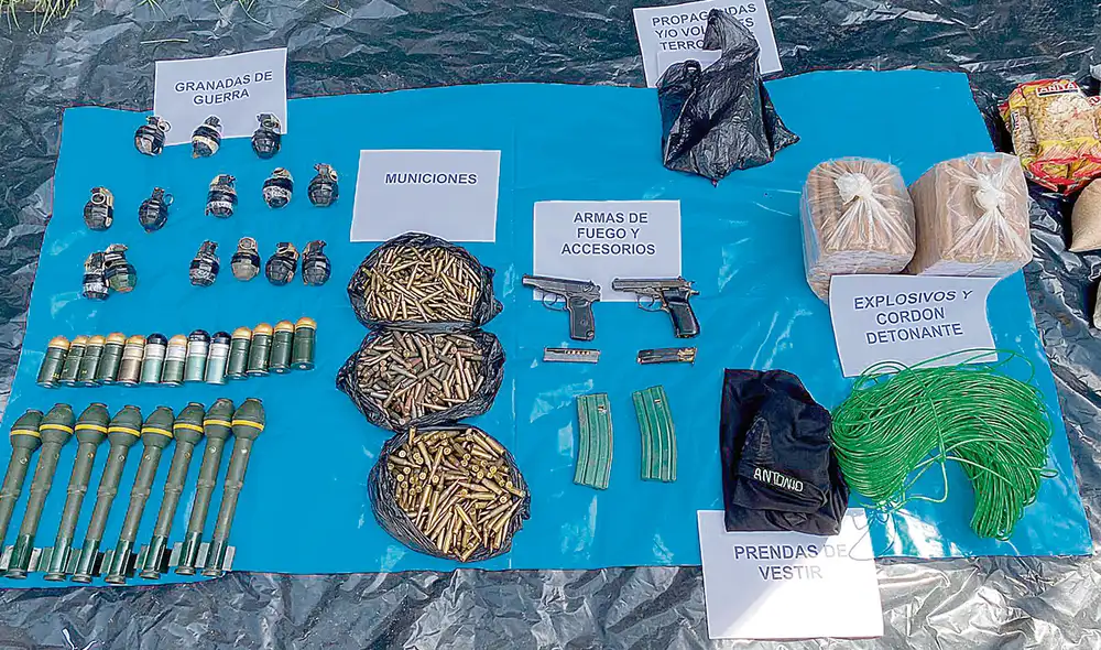 Material. Las armas, explosivos, municiones y documentos fueron trasladados a Ayacucho. Foto: difusión
