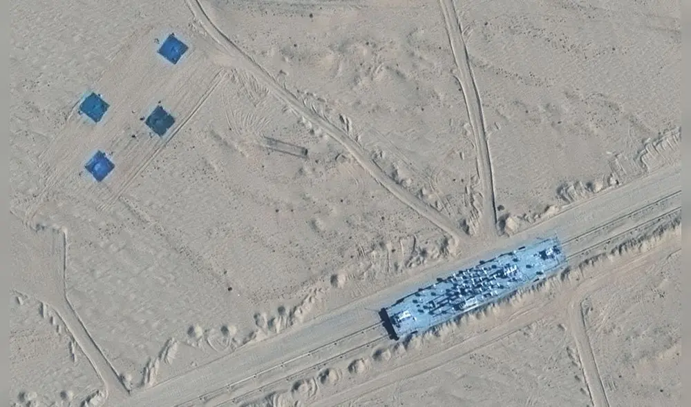 El prototipo de buque estadounidense fue ubicado en un condado del desierto de Taklamakan, en la región noroeste de Xianjiang. Foto: AFP El prototipo de buque estadounidense fue ubicado en un condado del desierto de Taklamakan, en la región noroeste de Xianjiang. Foto: AFP