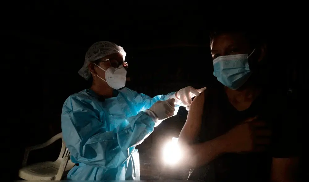 Pobladores de zonas alejadas continúan siendo inoculados. Foto: Minsa