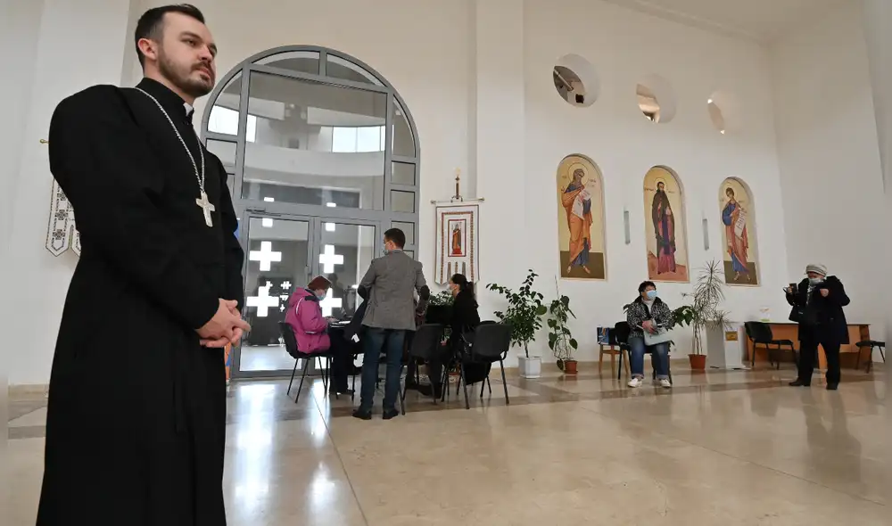 La Iglesia francesa admite responsabilidad en pedocriminalidad y planea medidas para indemnización y control ante enorme cantidad de denuncias. Foto: AFP La Iglesia francesa admite responsabilidad en pedocriminalidad y planea medidas para indemnización y control ante enorme cantidad de denuncias. Foto: AFP