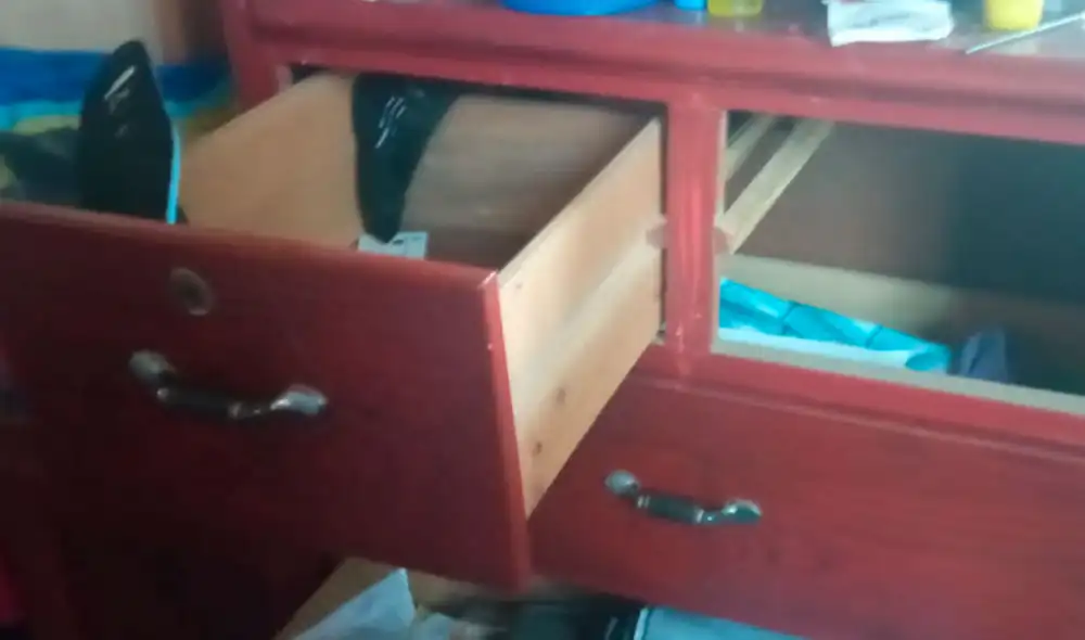 En plena luz del día, los ladrones ingresaron a la vivienda ubicada en el asentamiento humano Ampliación Tiwinza, cerca al óvalo Zapallal, en Puente Piedra. Foto: Urpi / La República En plena luz del día, los ladrones ingresaron a la vivienda ubicada en el asentamiento humano Ampliación Tiwinza, cerca al óvalo Zapallal, en Puente Piedra. Foto: Urpi / La República