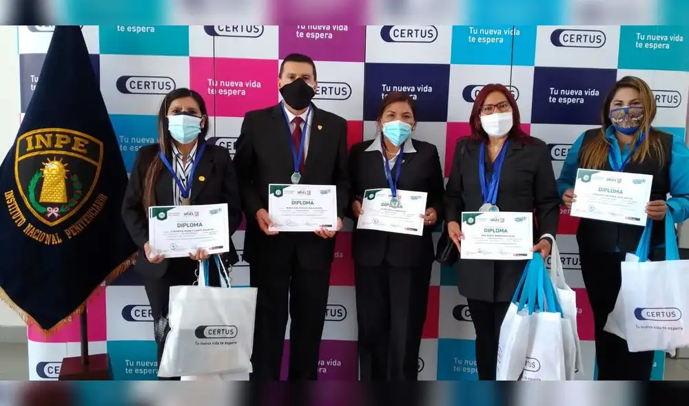 La directora regional de la Oficina Regional Sur INPE Arequipa, Marina Ancalle Ticona y el especialista de educación, Marco Cuellar Vásquez, recibieron el reconocimiento.