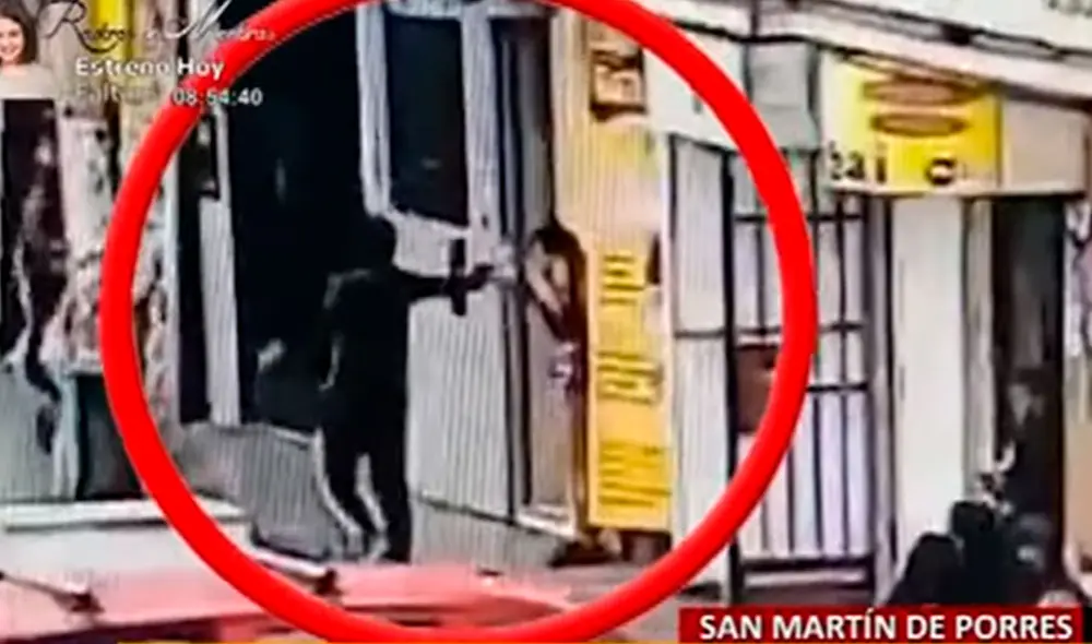 La víctima logró escapar del ataque ingresando rápidamente a un establecimiento comercial, donde fue auxiliada. Foto: captura Panamericana