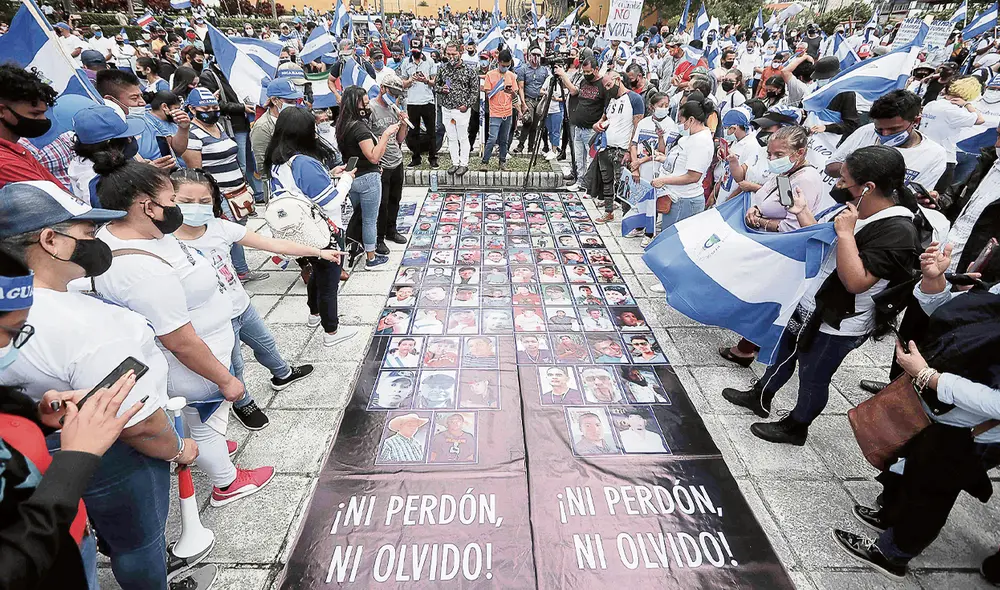 Protestas. Cientos de inmigrantes nicaragüenses protestaron en las calles de San José de Costa Rica y repudiaron los resultados de la farsa electoral que mantuvo en el poder a Daniel Ortega. Foto: difusión Protestas. Cientos de inmigrantes nicaragüenses protestaron en las calles de San José de Costa Rica y repudiaron los resultados de la farsa electoral que mantuvo en el poder a Daniel Ortega. Foto: difusión
