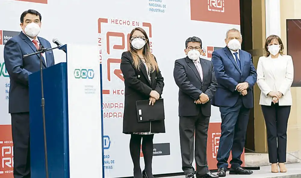 Buena iniciativa. En la SNI se relanzó la campaña 'Compra peruano' para dinamizar al país. Foto: difusión