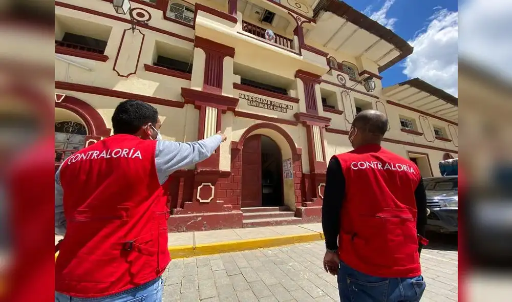 Funcionarios otorgaron la buena pro a postores que presentaron la oferta más onerosa. Foto: Contraloría. Funcionarios otorgaron la buena pro a postores que presentaron la oferta más onerosa. Foto: Contraloría.