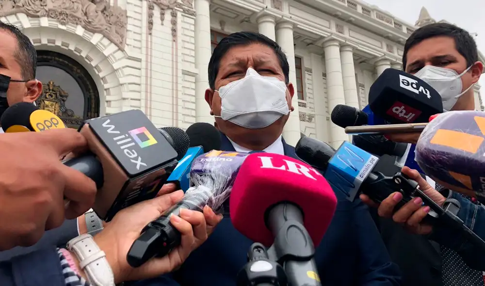 Walter Ayala se mantiene al frente del Mindef pese a cuestionamientos por ascensos. Foto: Gianella Aguirre/URPI-LR