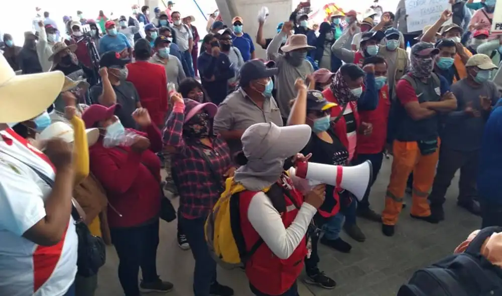 Los trabajadores pedían más obras en las tres provincias de la región. Foto: Cortesía radio Americana