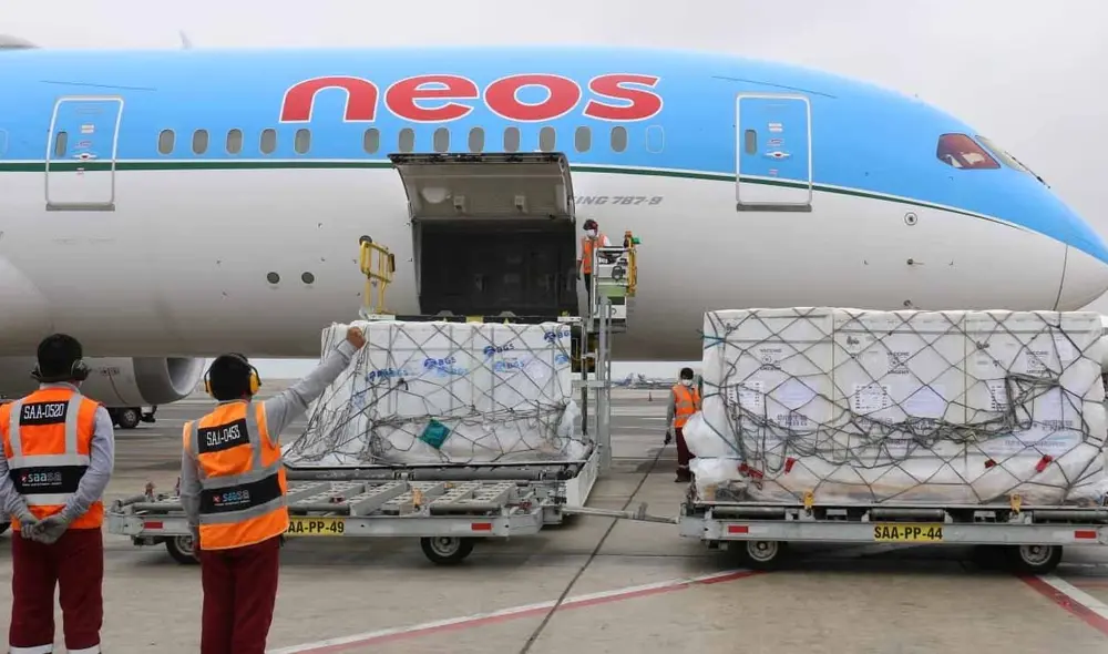 Cargamento de vacunas llegó alrededor de las 5.00 p. m. de este miércoles 10 de noviembre. Foto: Ministerio de Salud Cargamento de vacunas llegó alrededor de las 5.00 p. m. de este miércoles 10 de noviembre. Foto: Ministerio de Salud