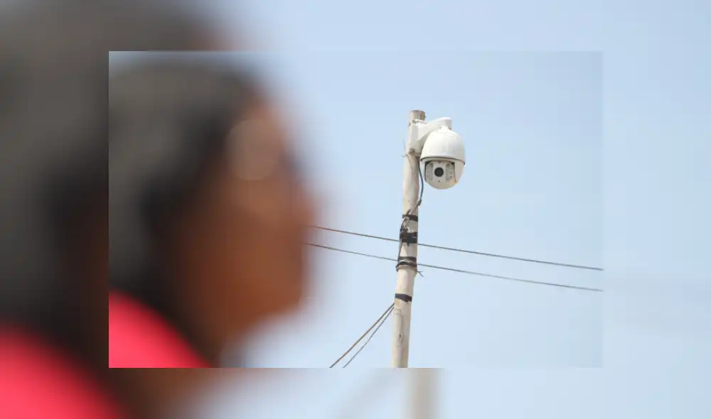 Las cámaras de videovigilancia son importantes en la lucha contra la inseguridad ciudadana. Foto: Clinton Medina/ La República