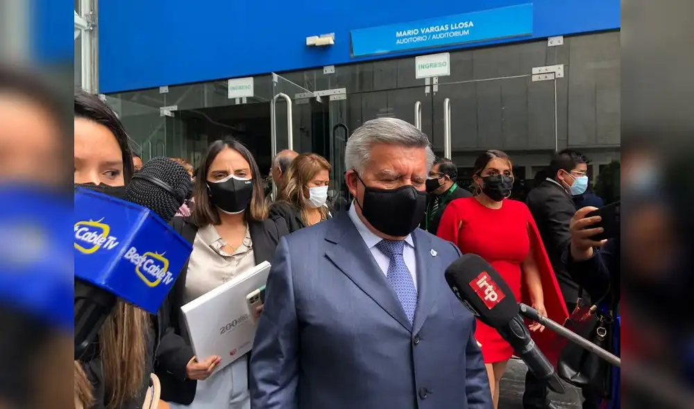 César Acuña pidió al presidente que "por una persona, no sacrifique su gabinete". Foto: Gianella Aguirre/URPI-LR César Acuña pidió al presidente que "por una persona, no sacrifique su gabinete". Foto: Gianella Aguirre/URPI-LR