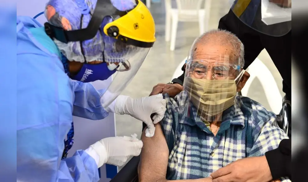 Dosis de refuerzo se colocará 180 días después de la segunda inoculación. Foto: Diresa Tacna Dosis de refuerzo se colocará 180 días después de la segunda inoculación. Foto: Diresa Tacna