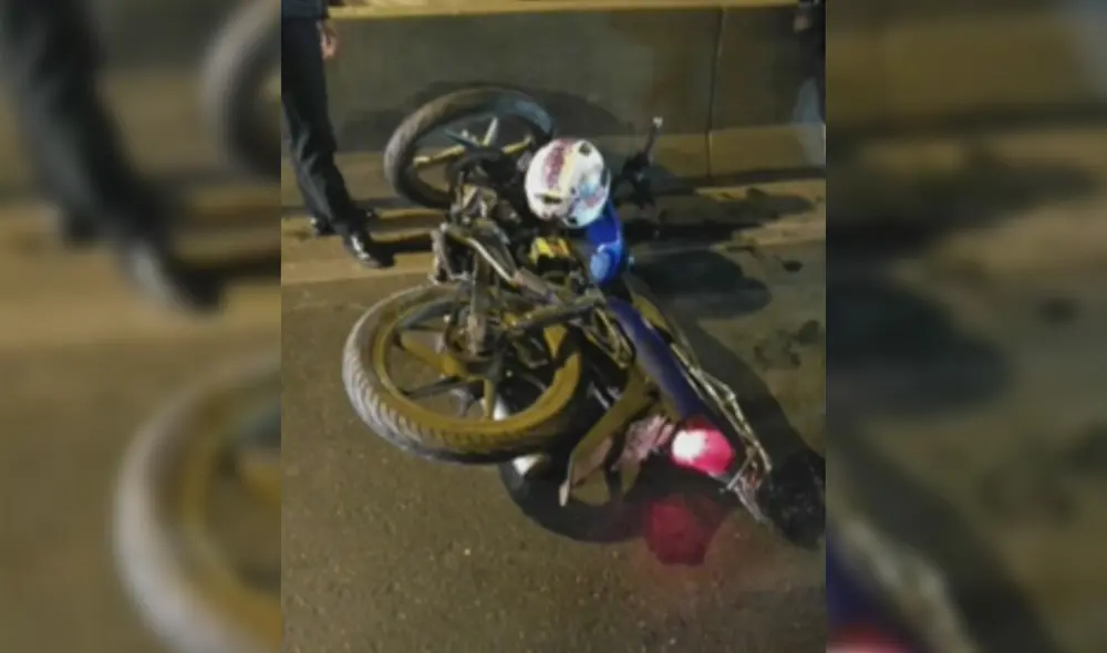 Cuando la PNP llegó al lugar del accidente, las pertenencias de la víctima habían sido robadas. Foto: captura América TV / composición LR Cuando la PNP llegó al lugar del accidente, las pertenencias de la víctima habían sido robadas. Foto: captura América TV / composición LR