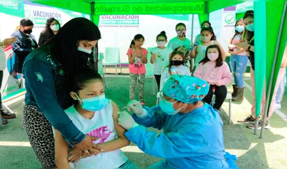 Menores aseguradas y no aseguradas serán inmunizadas. Foto: Andina Menores aseguradas y no aseguradas serán inmunizadas. Foto: Andina