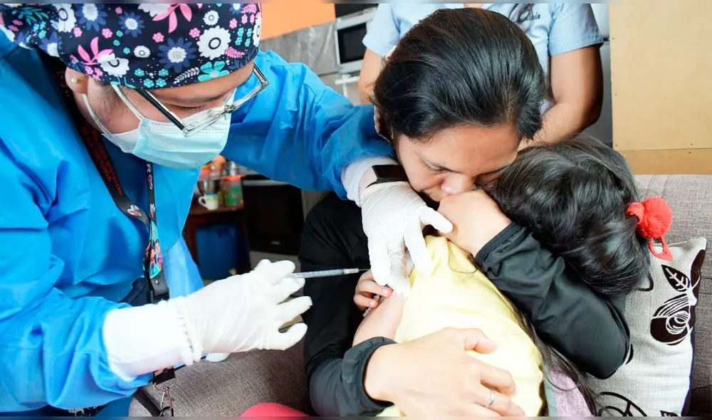 Como parte del bloqueo de vacunación, las brigadas de salud inmunizaron a menores que no tenían vacunas. Foto: Geresa Como parte del bloqueo de vacunación, las brigadas de salud inmunizaron a menores que no tenían vacunas. Foto: Geresa