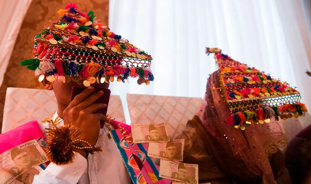 En naciones como Pakistán o India todavía es habitual que entre familias acuerden bodas. Foto: AFP En naciones como Pakistán o India todavía es habitual que entre familias acuerden bodas. Foto: AFP