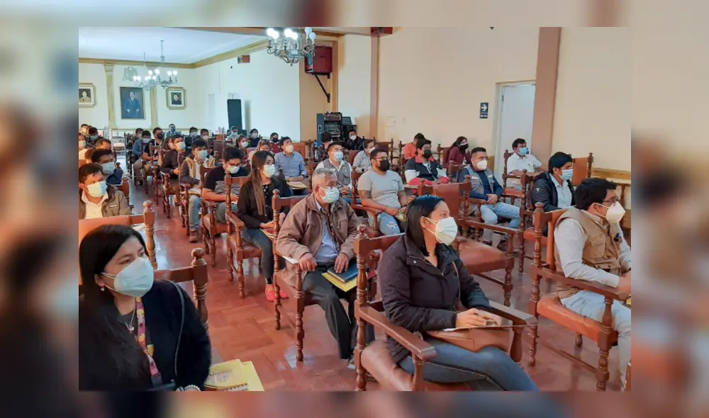 Las autoridades municipales recibieron información sobre proyectos del Programa Mejoramiento Integral de Barrios (PMIB). Foto: La República
