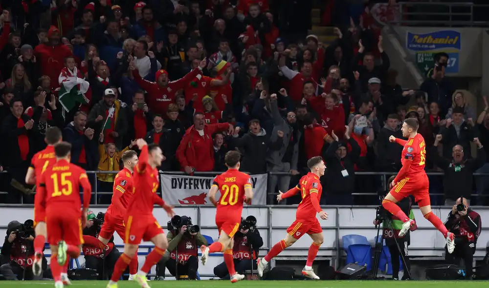 Gales se ubica en la tercera posición de su grupo con 11 unidades. Foto: Sport Center.